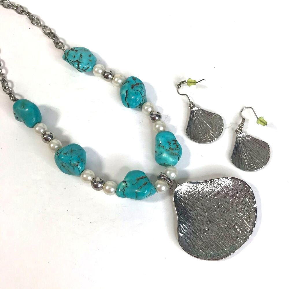 Clam Shell Princess Necklace Turquoise with Clam Dangle Drop Earrings - Picture 7 of 8